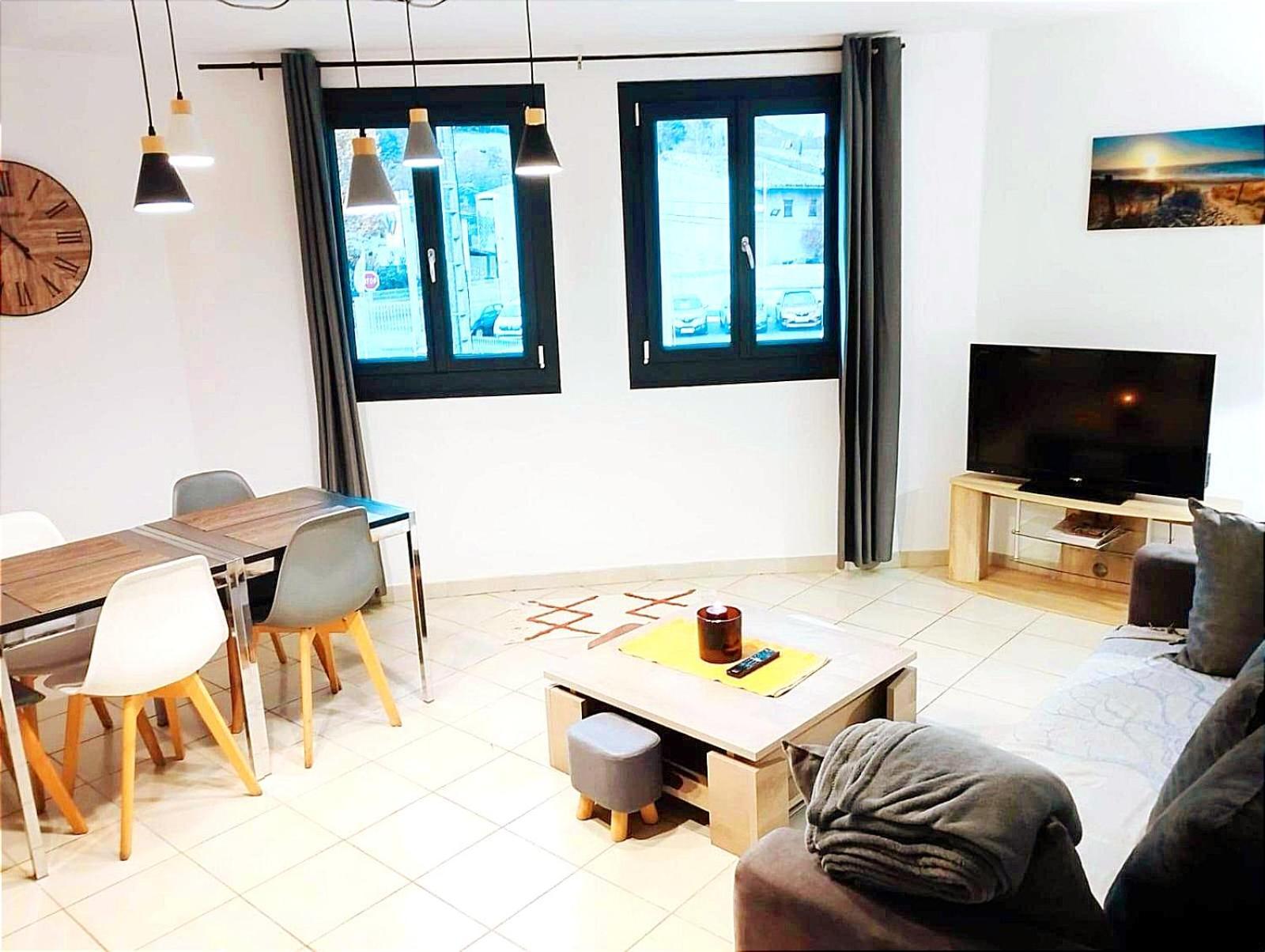 Grand Et Bel Appartement Lavelanet Extérieur photo